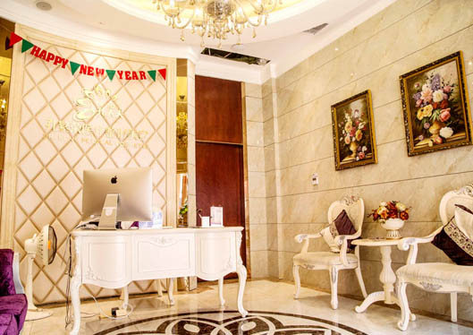 洛陽(yáng)孔繁榮醫(yī)療美容門診部前臺(tái)環(huán)境