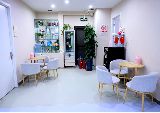 沈陽元辰醫(yī)院待客區(qū)