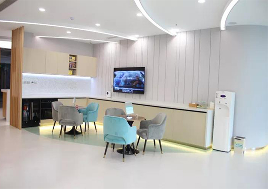 青島元美整形美容醫(yī)院休息室