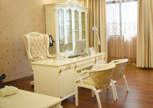 廣東潮州華美整形美容門診部溫馨商談區(qū)