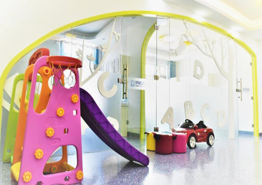 廊坊濟(jì)民口腔醫(yī)院兒童娛樂(lè)區(qū)