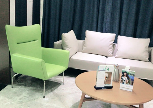 寧波海曙美萊醫(yī)療美容門診部休息區(qū)