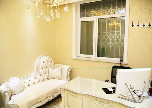 沈陽和平藍(lán)天醫(yī)療美容門診部商談室