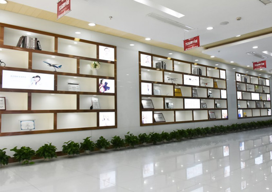 寧波德中口腔門診部榮譽展示區(qū)