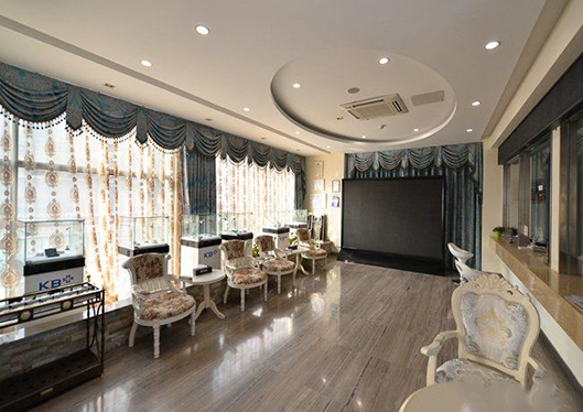 醫(yī)院休息區(qū)