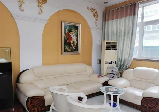 濟(jì)南美蓮醫(yī)療美容門(mén)診部咨詢(xún)等待區(qū)