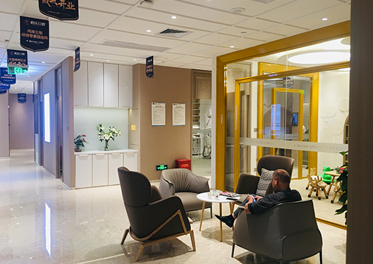 南寧柏樂(lè)口腔大廳等候區(qū)