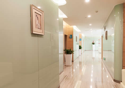 醫(yī)院過道