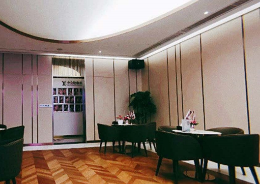 南京嘉怡美醫(yī)療美容門診部干凈整潔的休息室