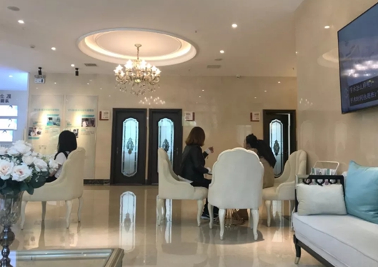 沈陽安娜寶士麗醫(yī)療美容醫(yī)院大廳