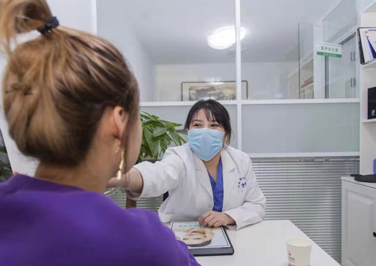 沈陽云惠美醫(yī)療美容診所醫(yī)生面診