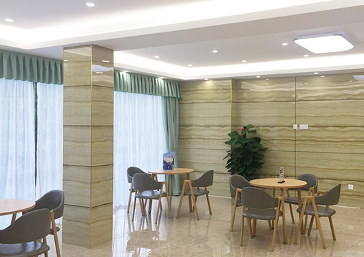 南寧牙百年口腔候診大廳