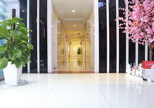 濟(jì)南美蓮醫(yī)療美容醫(yī)院過(guò)道