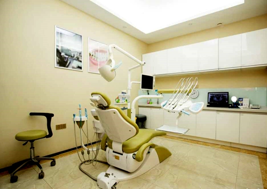 南京金鉑利口腔門(mén)診部無(wú)菌凈化的手術(shù)室