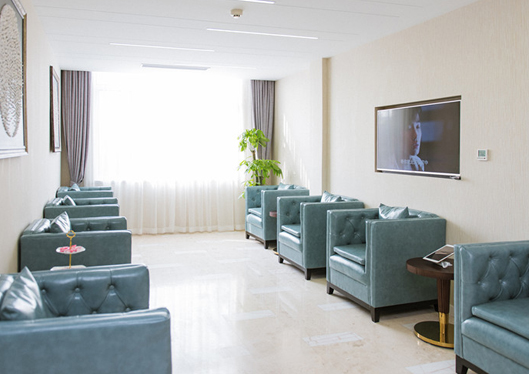 蘇州美奧口腔診所候診區(qū)