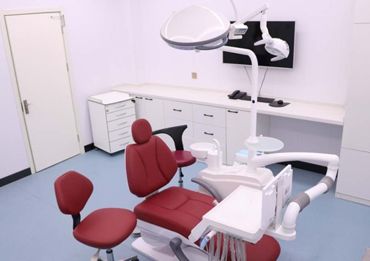 南京牙院長(zhǎng)口腔門診部?jī)艋療o(wú)菌的手術(shù)室